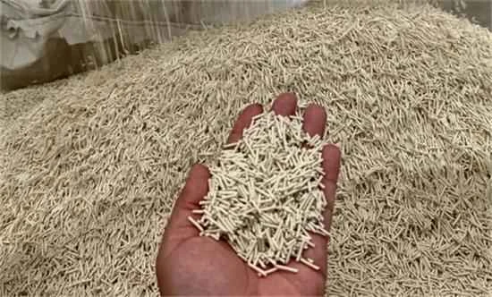 Should I keep adding cat litter or change it completely?