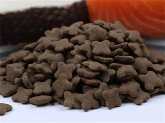 What constitutes a qualified cat food ingredient list?