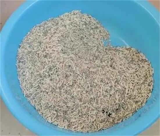 Can different types of cat litter be mixed together?